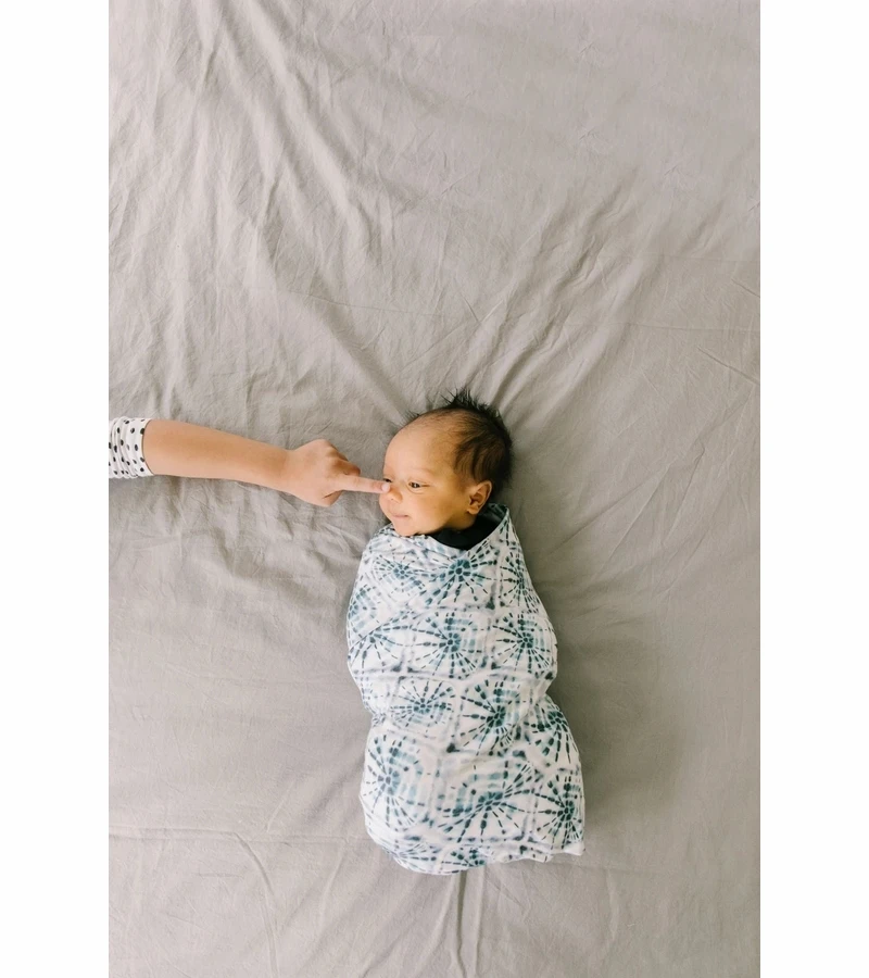 Copper Pearl Knit Swaddle Blanket - Indigo 5 Copper Pearl Knit Swaddle Blanket - Indigo - Image 3