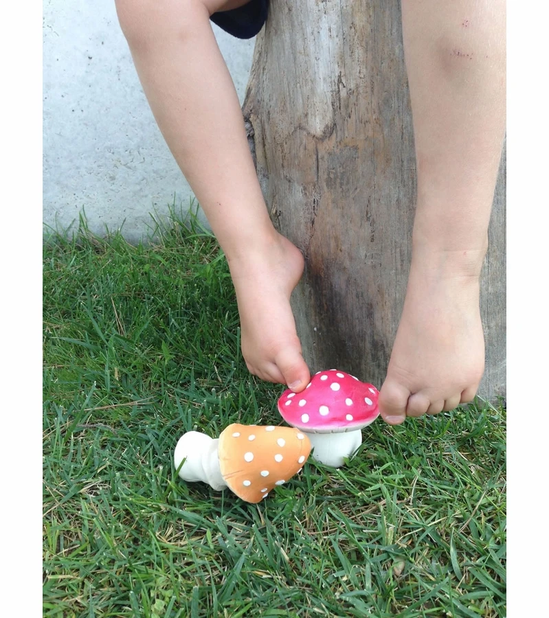 Oli & Carol Sprout The Mushroom Bath Toy 5 Oli & Carol Sprout The Mushroom Bath Toy - Image 3