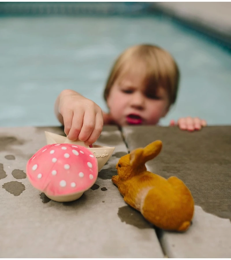 Oli & Carol Sprout The Mushroom Bath Toy 6 Oli & Carol Sprout The Mushroom Bath Toy - Image 4